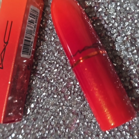 ❇️🧚‍♀️LOOKIN' LIKE WEALTH MAC DISCONTINUED Lim. Ed. Lipstick NWOBOX - Picture 10 of 10